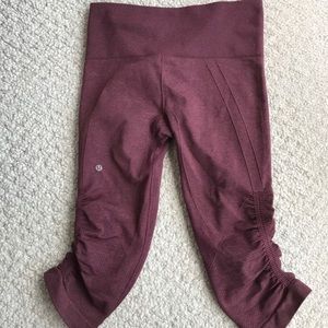 Maroon lululemon cropped leggings